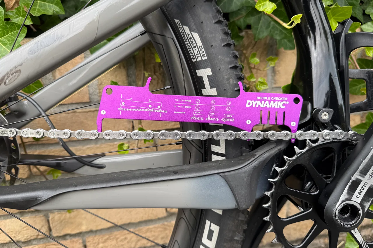Automatic Chain Wear Monitoring: What Software Can and Cannot Measure